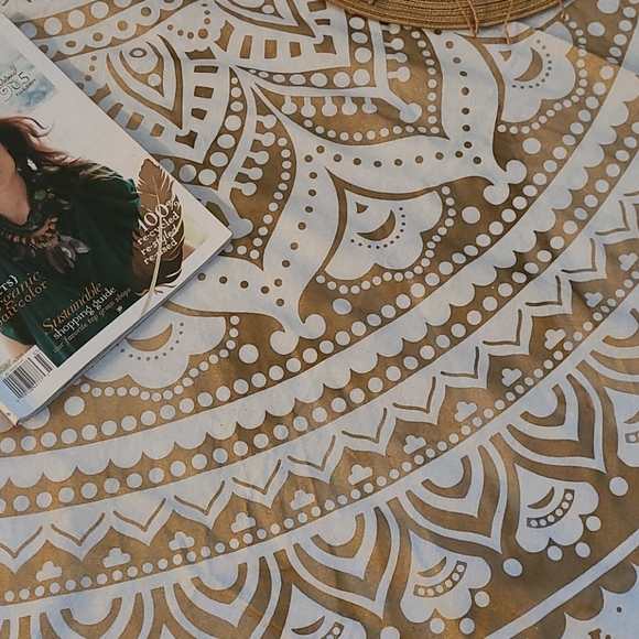 NEW BO HO GOLD AND WHITE, TABLE CLOTH, WALL ART. - Picture 8 of 16